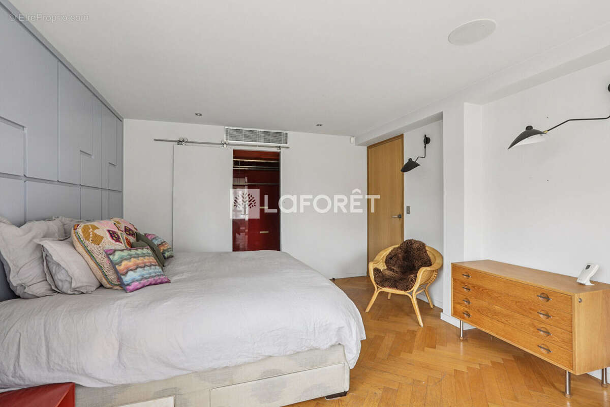 Appartement à PARIS-14E