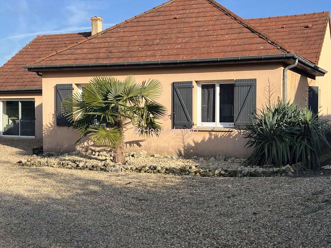Maison 155 m² à Saint-Doulchard  - photo 19