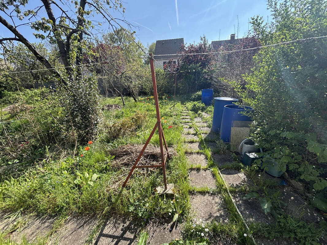 Maison à SAINTE-GENEVIEVE-DES-BOIS