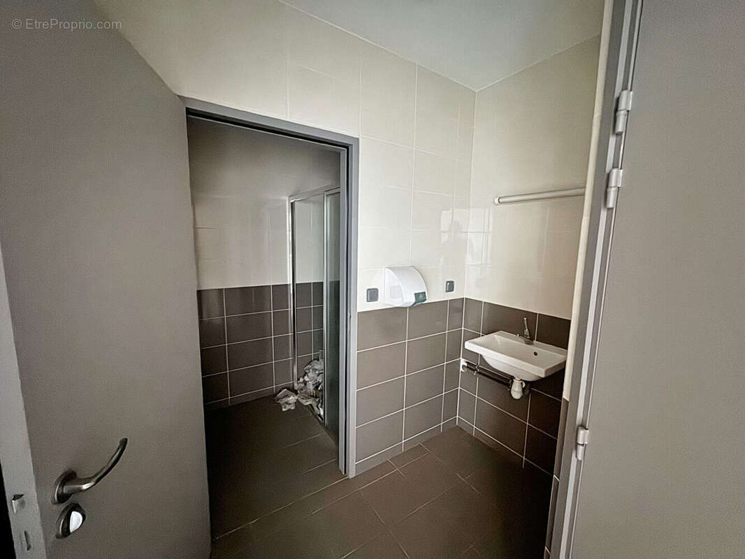 Commerce à BRICQUEBEC