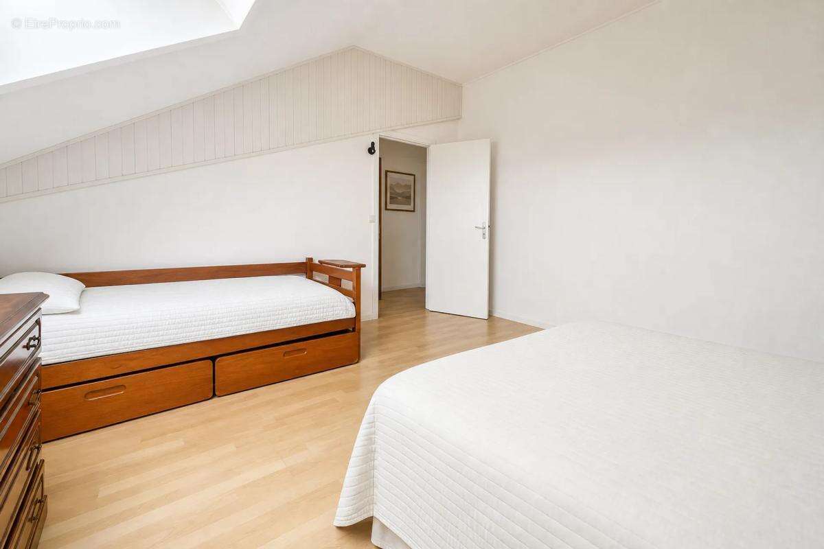 A saisir somptueuse maison de 8 pièces de 201 m² à Auxy !! - photo 8