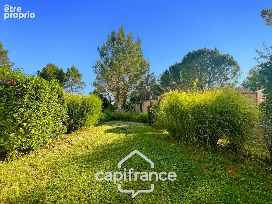 Charmant Bastidon dans le Domaine du Golf de Pont Royal, 45 m2 habitable, ravalé, avec jardin privatif, élevé d'un étage, 2 cham - photo 2