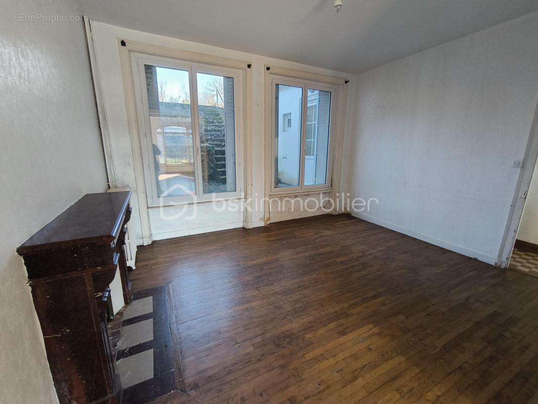 Appartement à SAINT-VICTURNIEN