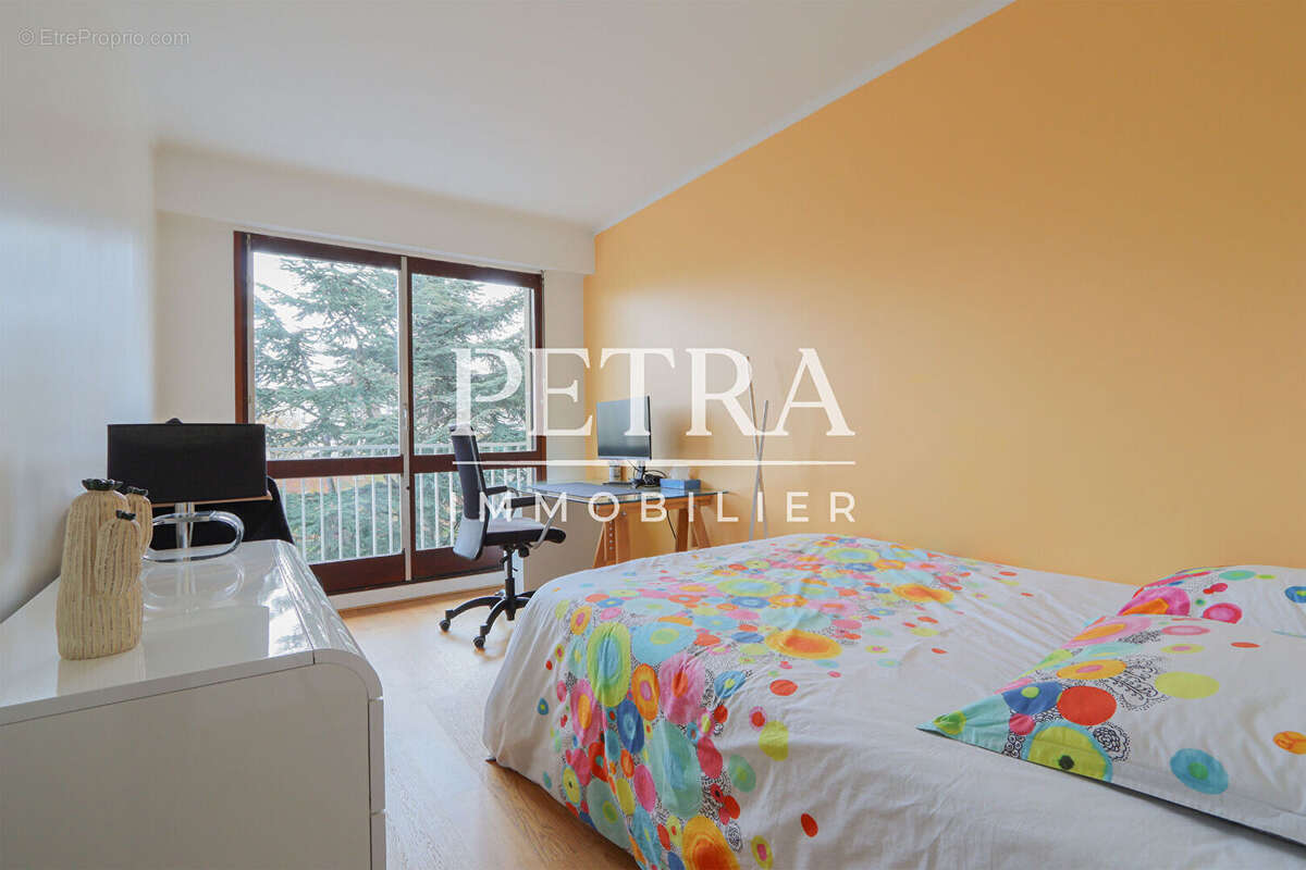 Appartement à L'HAY-LES-ROSES