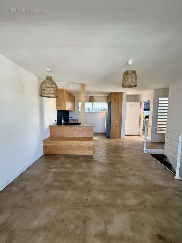 Appartement à LES AVIRONS