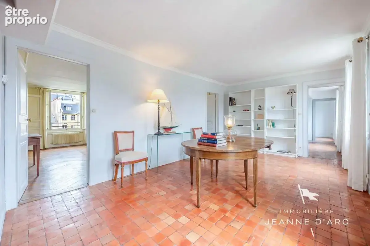VERSAILLES - Superbe appartement familial de 143 m² Carrez - 176 au Sol - Dernier étage - 7 pièces 5 chambres - photo 9
