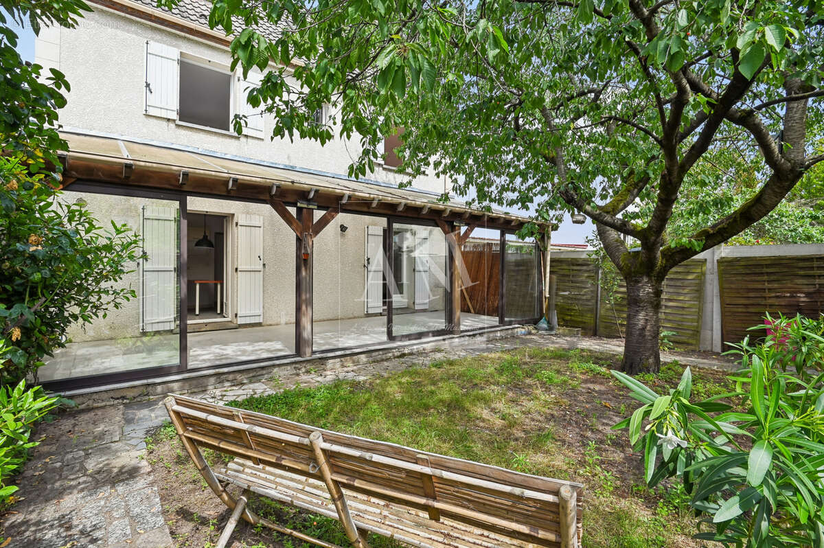 Maison à NANTERRE