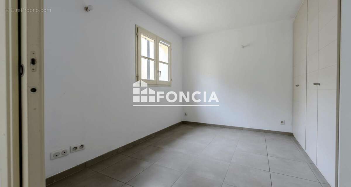 Exclusivité FONCIA, T2 rez-de-chaussée, 34.48 m2 habitables, centre historique - photo 6