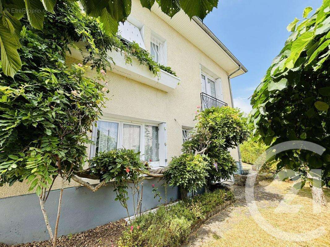 Maison 196 m² à Rilhac-Rancon  - photo 7