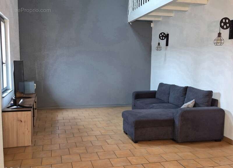 Maison à LES ESSARDS-TAIGNEVAUX