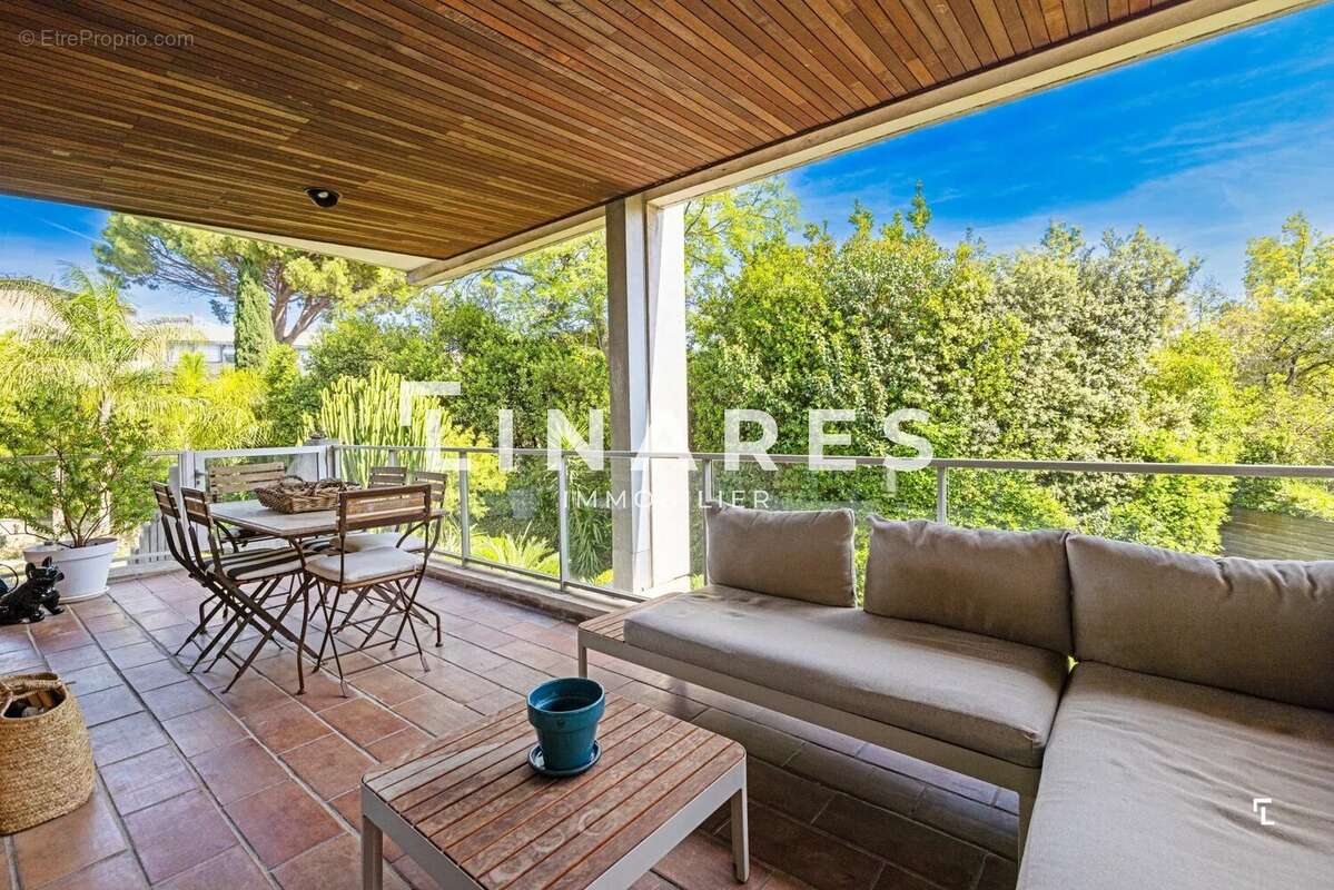 Appartement à MARSEILLE-8E