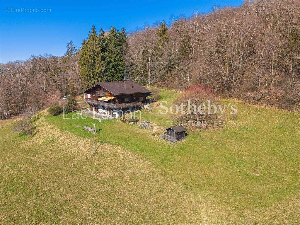 Chalet authentique avec vue panoramique – Propriété de 1,2 hectare - photo 9