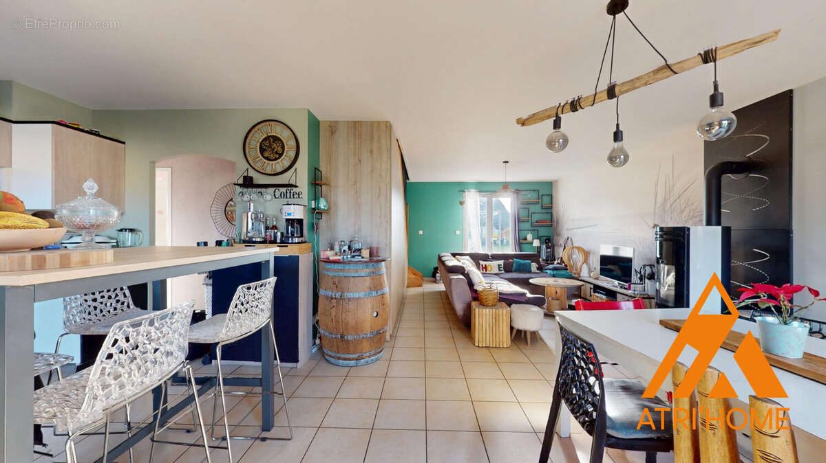 Maison à SANSAC-DE-MARMIESSE