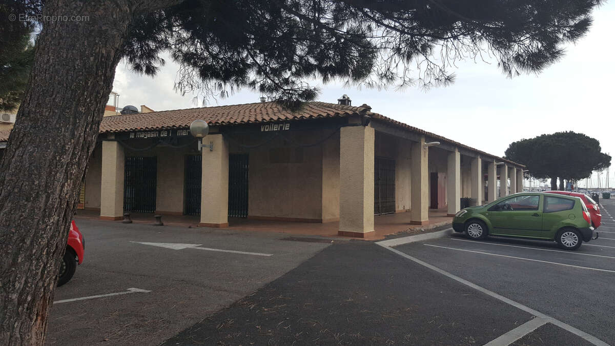 Commerce à FOS-SUR-MER