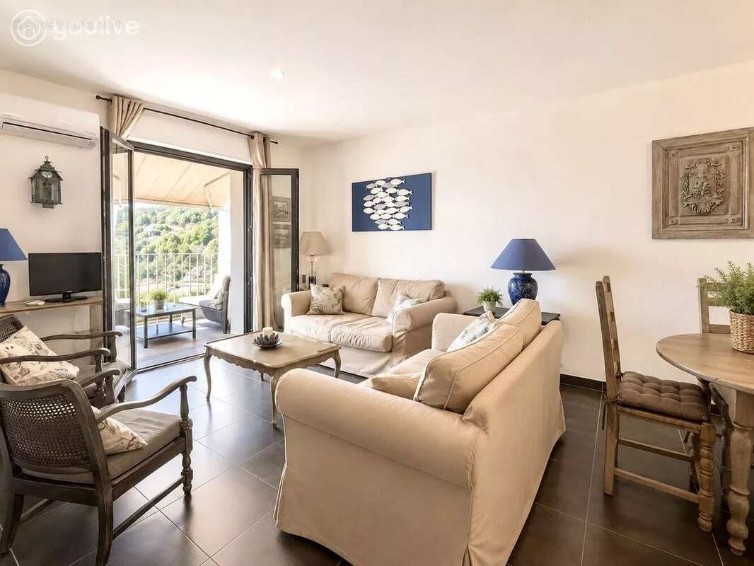 Appartement T2 Meublé  – Dernier étage avec ascenseur – Vue mer & montagne – Garage et parking - photo 4