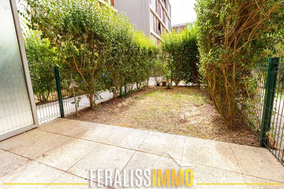 Bel F2 de 45 m2 en rez de jardin proche universités et Trans - photo 8