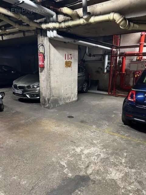Parking à PARIS-5E