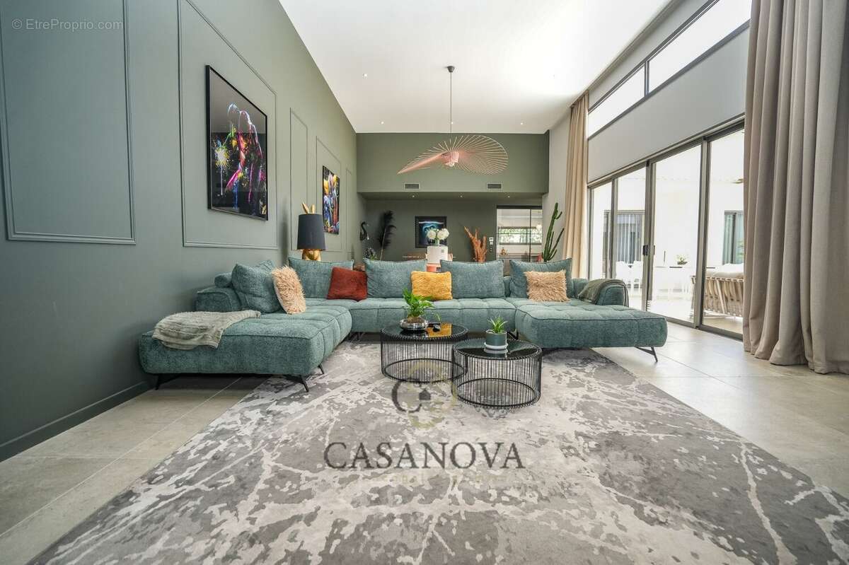 Maison à SAINT-MATHIEU-DE-TREVIERS