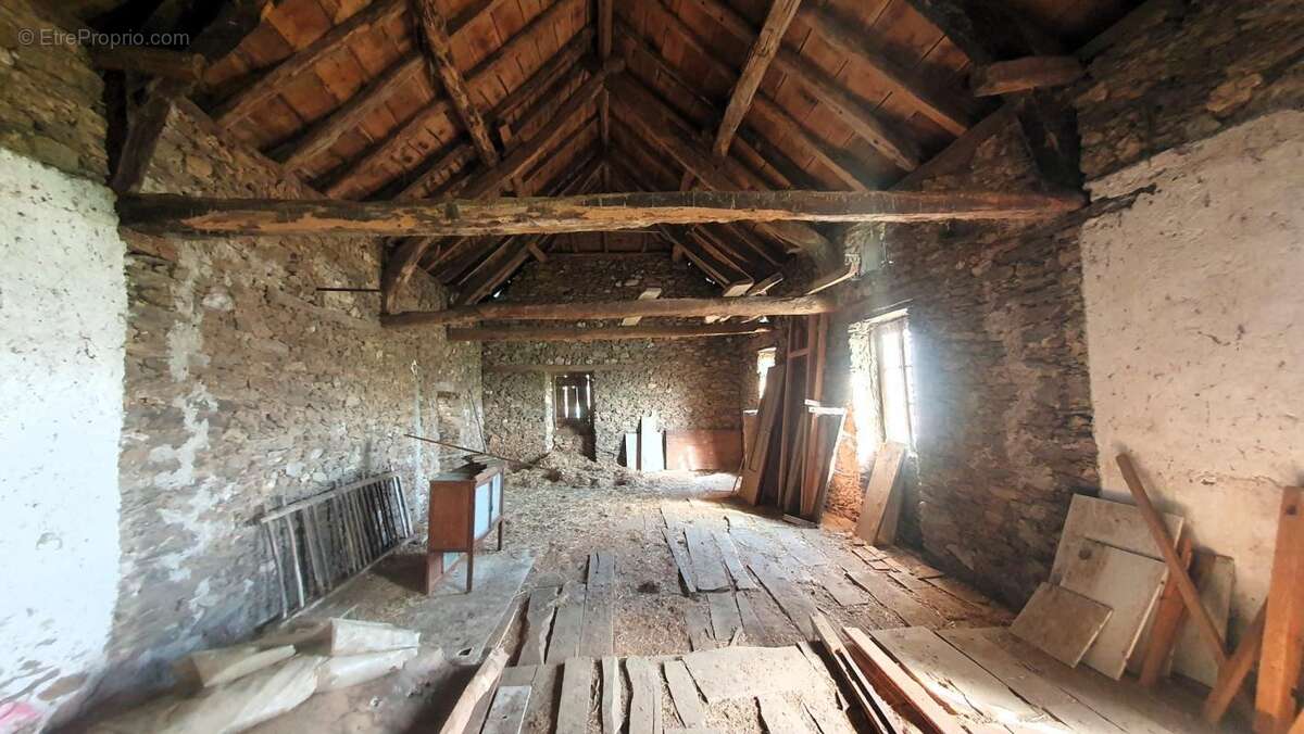 Maison à LA SALVETAT-PEYRALES