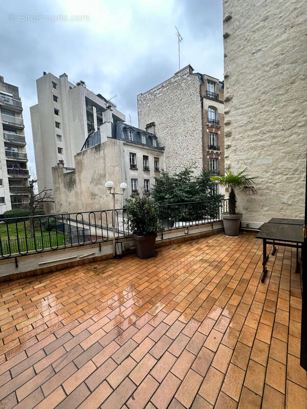 Commerce à PARIS-19E