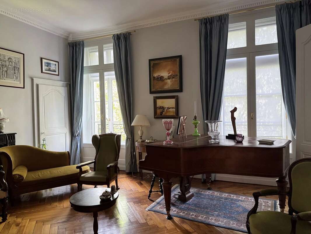 NANTES Boulevard Guist'hau Grand appartement familial. Volumes rares - photo 6