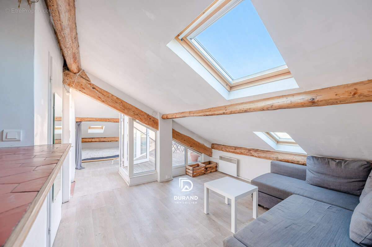 Appartement à MARSEILLE-6E