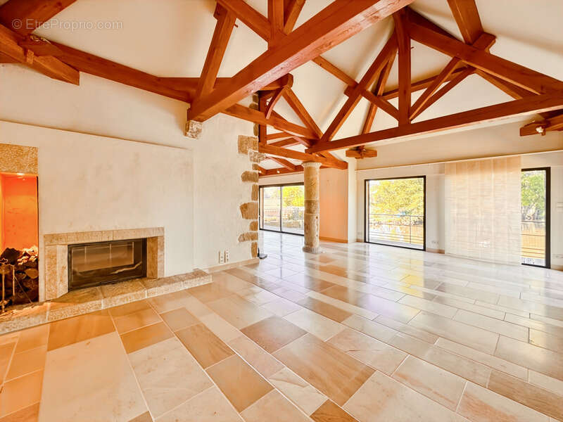 Maison à LA CLAYETTE