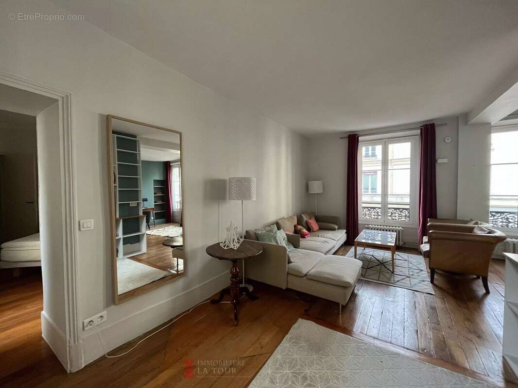 Appartement à PARIS-16E