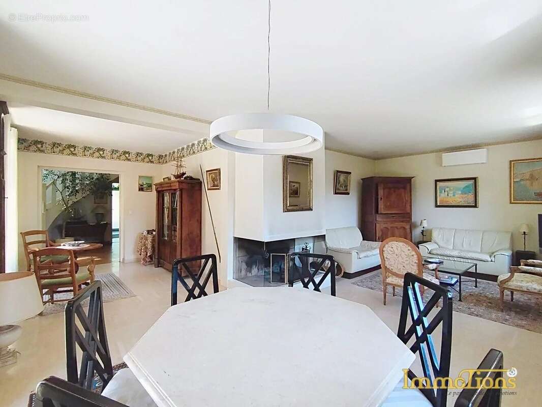 SAINT-MARCELLIN – Maison d’architecte de plus de 200 m², 6 chambres et piscine - photo 9
