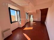 Appartement à VARAGES