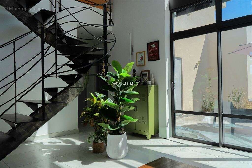 hall1