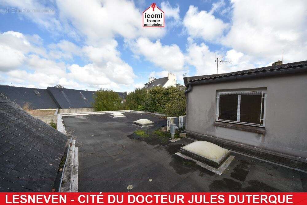 Finistere - lesneven (29260) - a vendre - locaux commerciaux avec vitrine - reserve - bureau - atelier - jardin - beau potentiel - photo 9