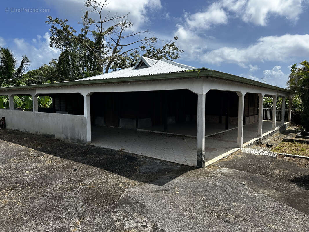 Maison à CAPESTERRE-BELLE-EAU