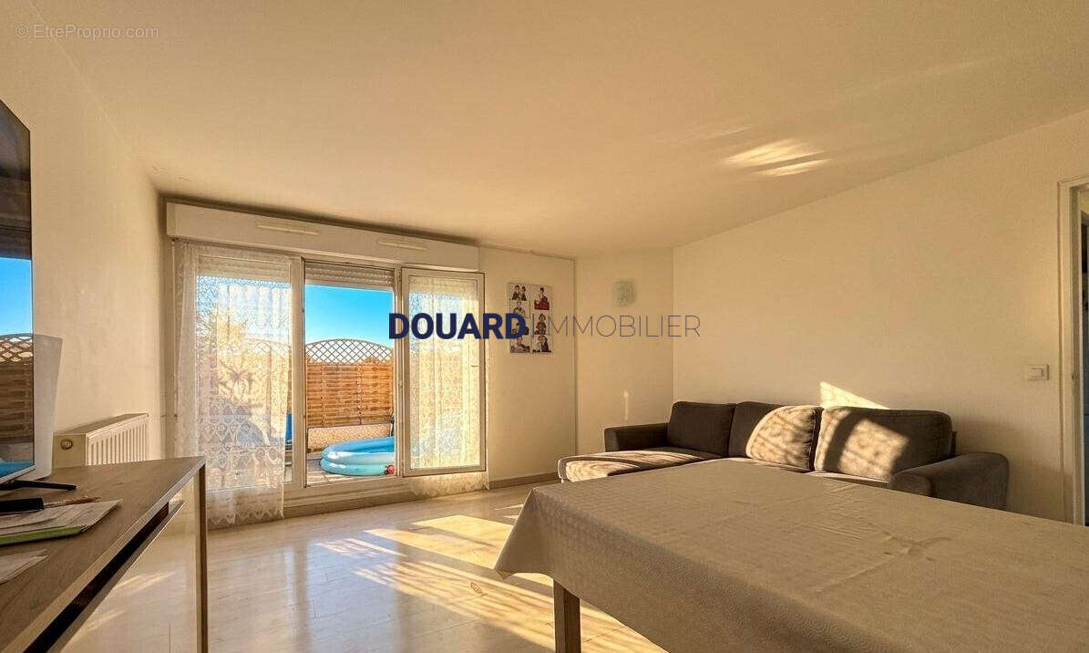 Appartement à SARTROUVILLE