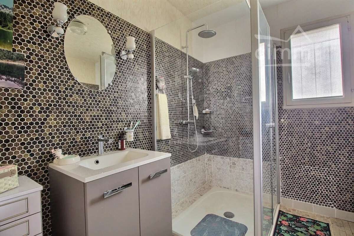 Maison à SAINT-ELOY-DE-GY