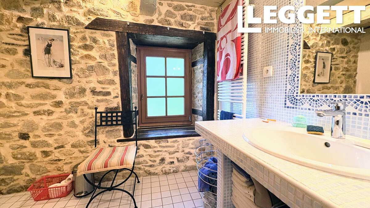 Maison à LA PORCHERIE