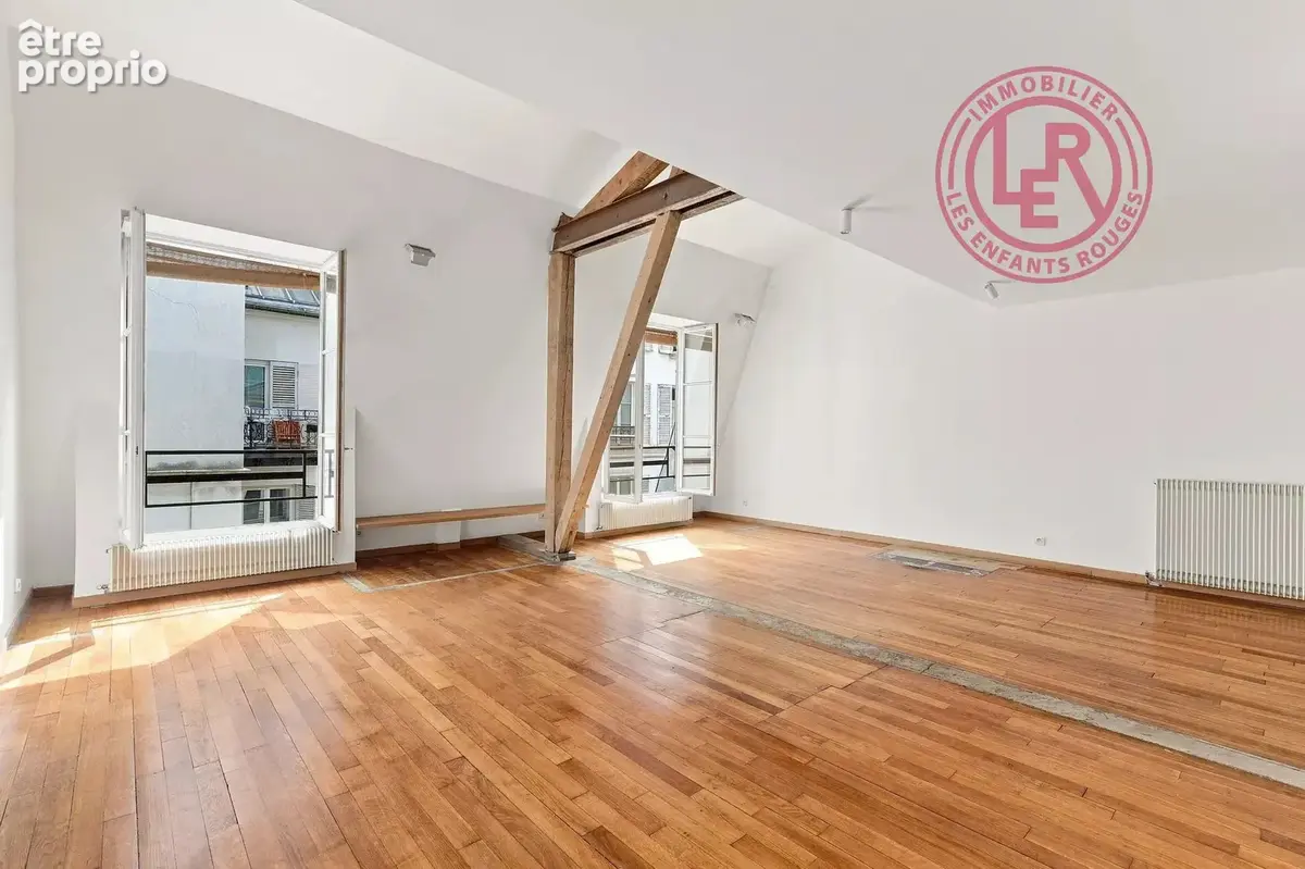 Paris 3ème - Enfants Rouges / République - Duplex en dernier étage dans un style loft - photo 3