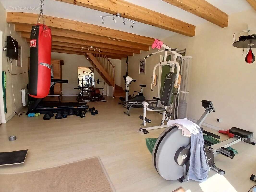 Maison à SAINT-JEAN-D'ANGELY