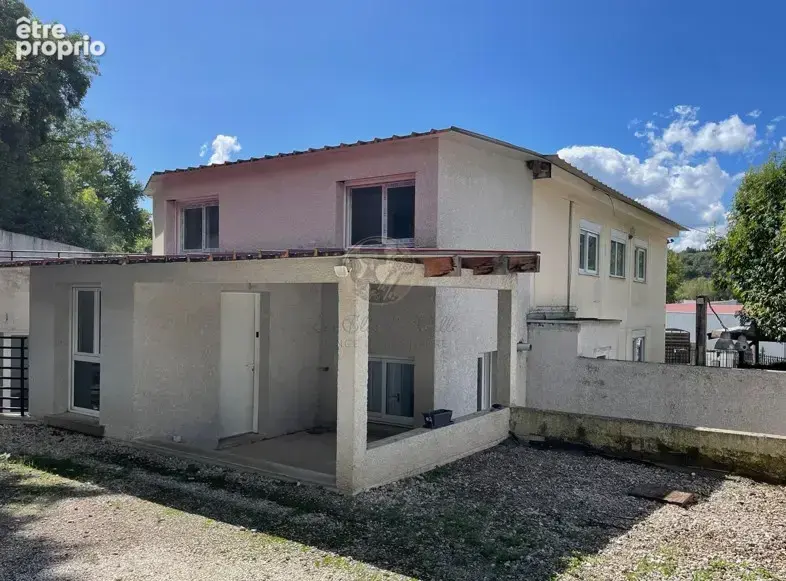 Maison de 160 m2 avec bureaux et locaux de stockage attenants de 110 m2 à Saint-Genis-Laval - photo 2
