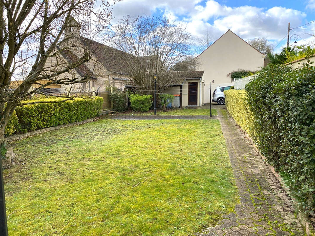 Maison à BEAUMONT-SUR-OISE