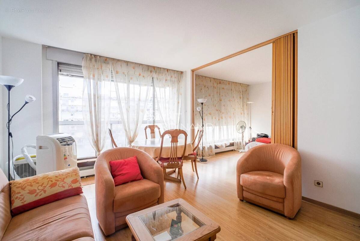 Appartement à PARIS-15E