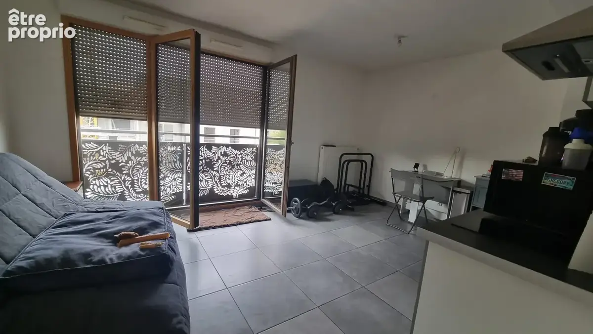 Appartement 1 pièce 30 m² à vendre à Bron (69500) - photo 2
