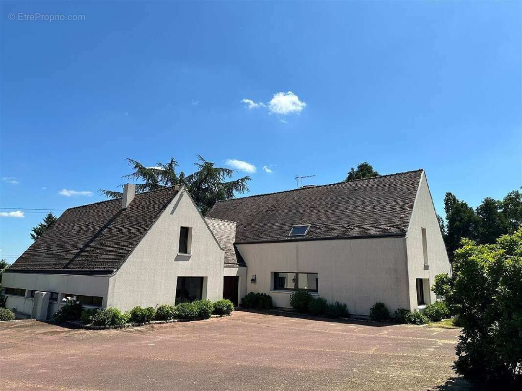 Maison à CHATEAUNEUF-EN-THYMERAIS