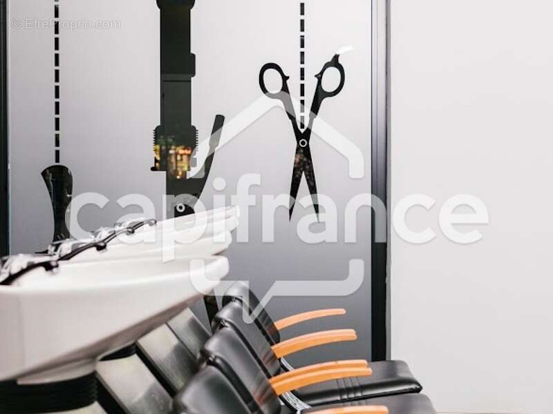 Fonds de commerce salon de coiffure de 58m2 à vendre ANGERS (49) en parts sociales - photo 6