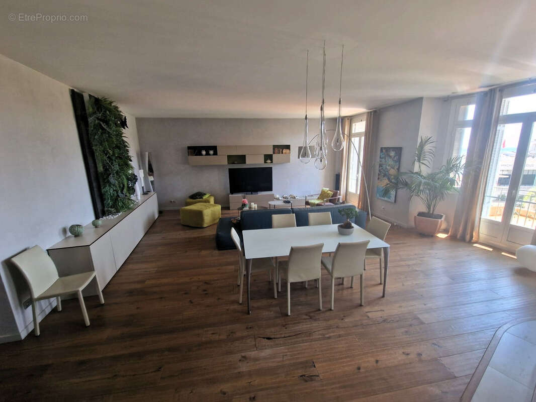 Appartement à MENTON