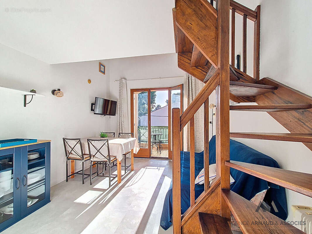 Appartement à SAINT-CYR-SUR-MER