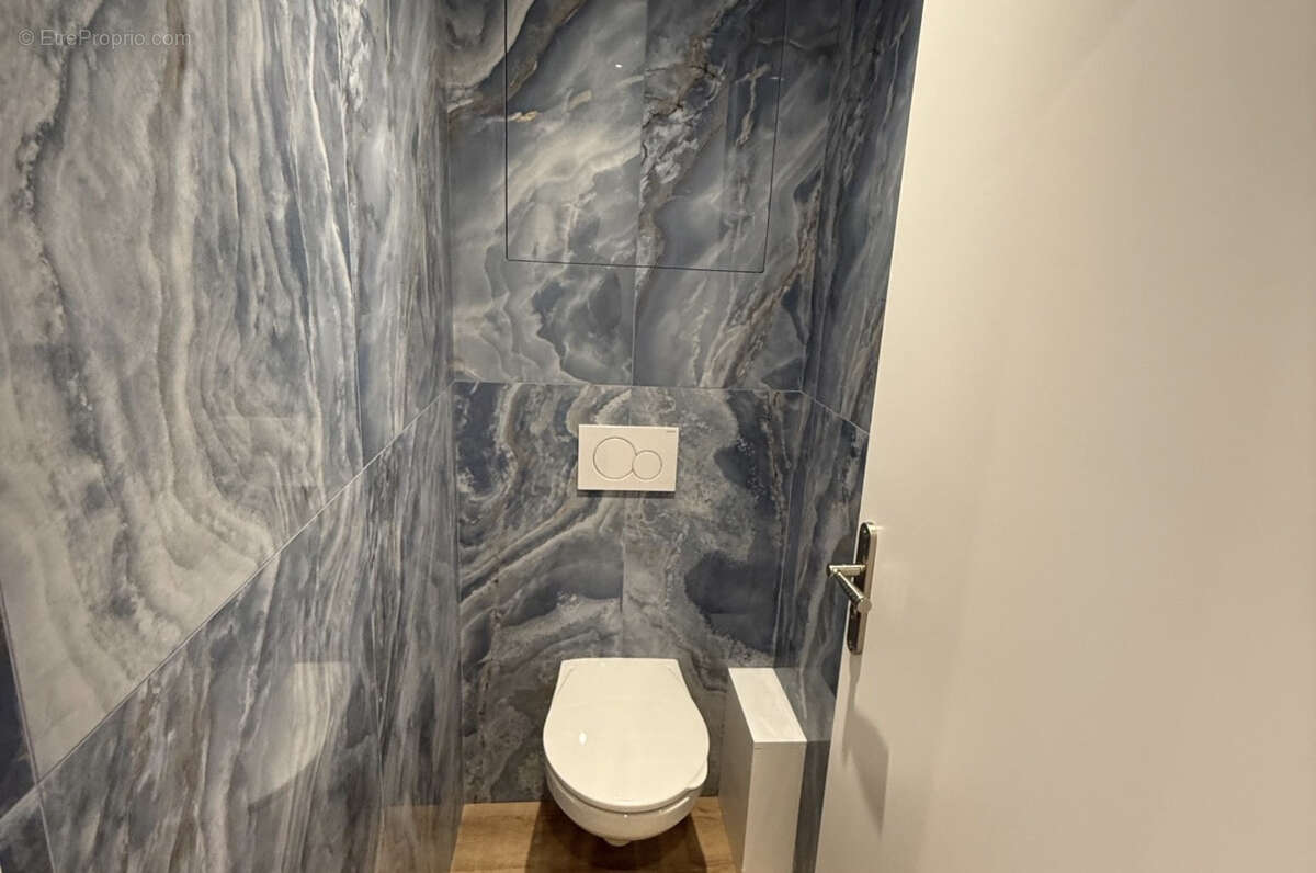 Appartement à VALLAURIS