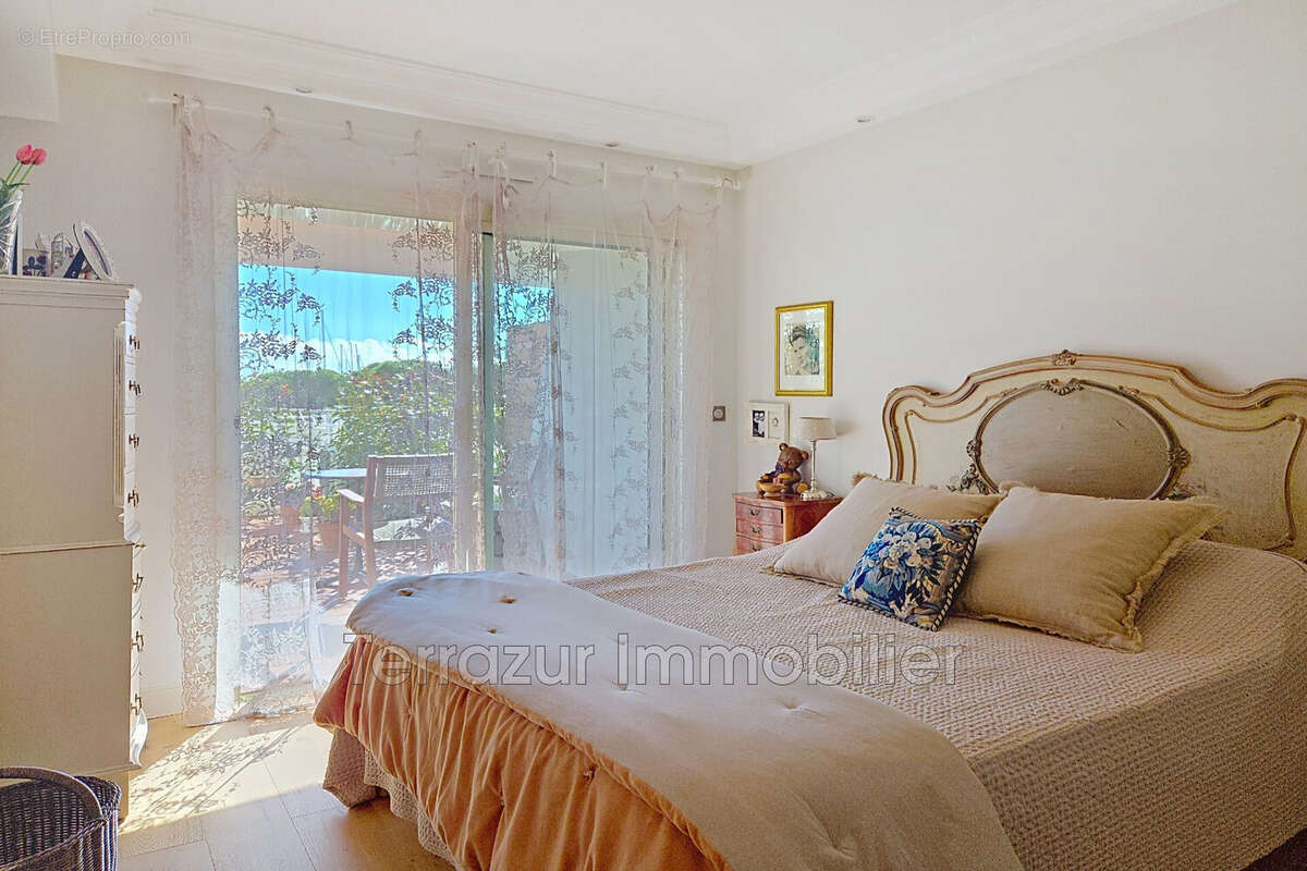Appartement à VILLENEUVE-LOUBET