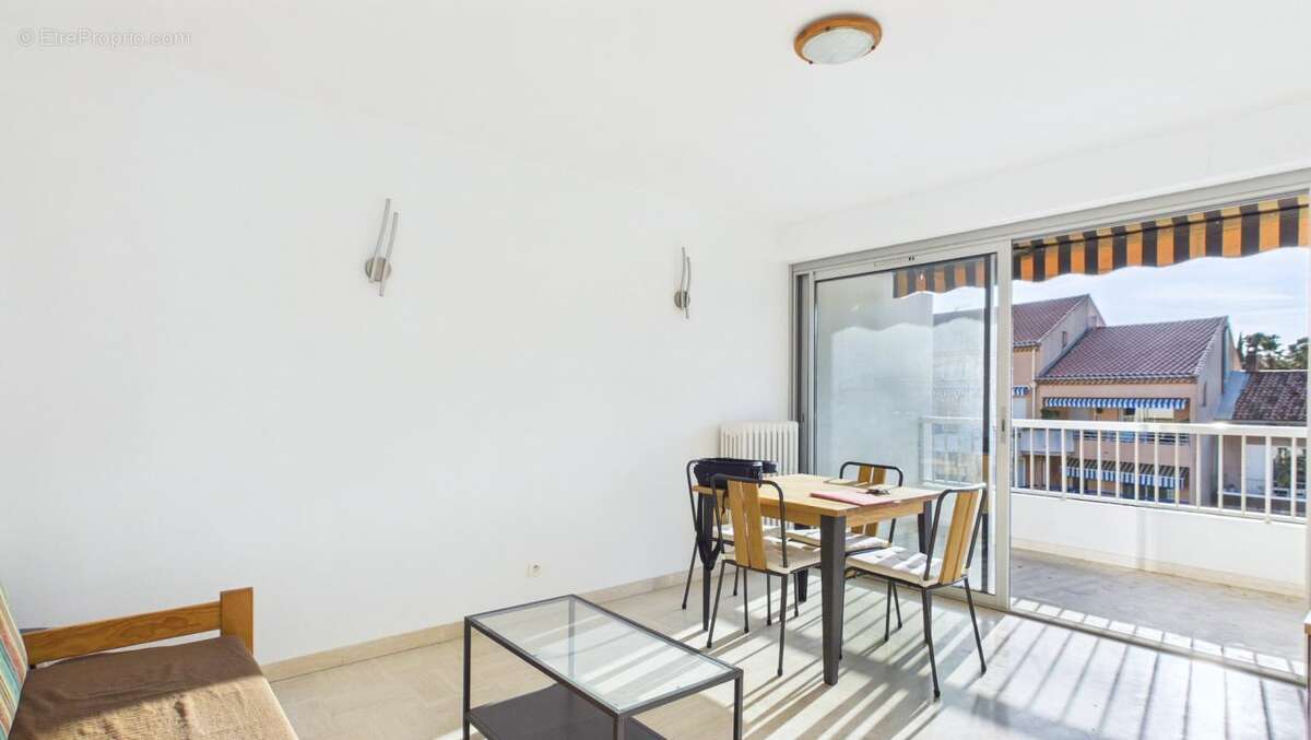 Appartement à CARQUEIRANNE