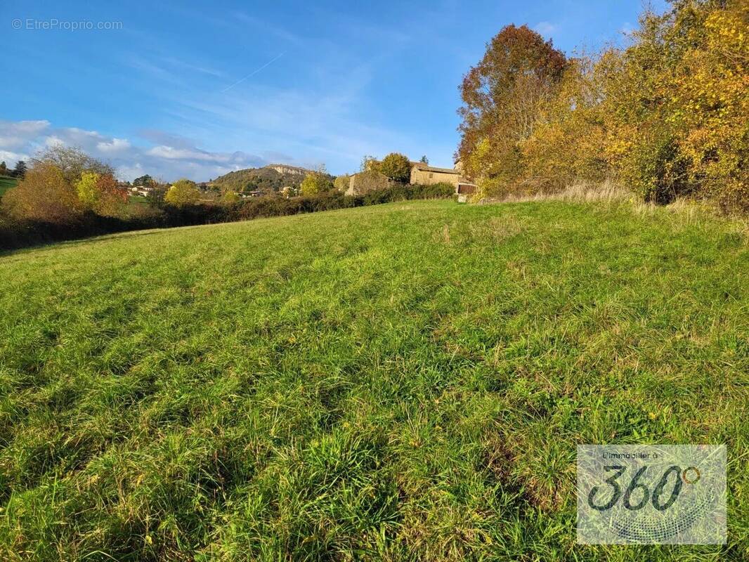 Terrain à BERZE-LA-VILLE